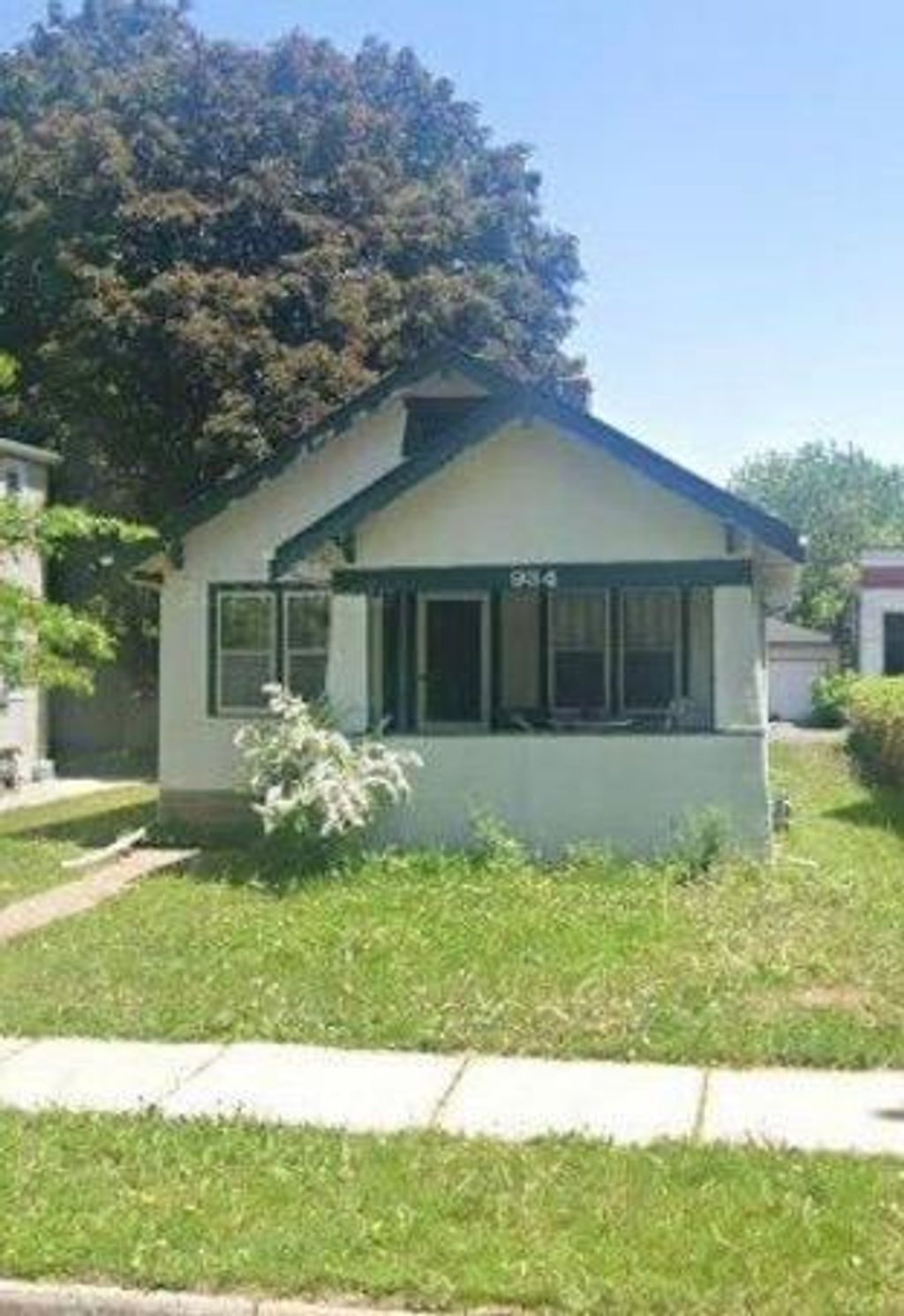 Photo of 934 Ottawa Avenue, West Saint Paul, MN 55118 (MLS # 7002209)