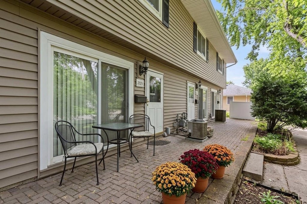 Photo of 2325 Hampshire Avenue S, Saint Louis Park, MN 55426 (MLS # 7157145)