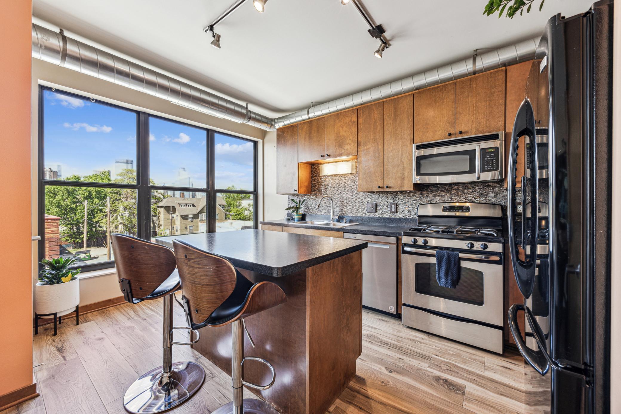 15 E Franklin Avenue 312