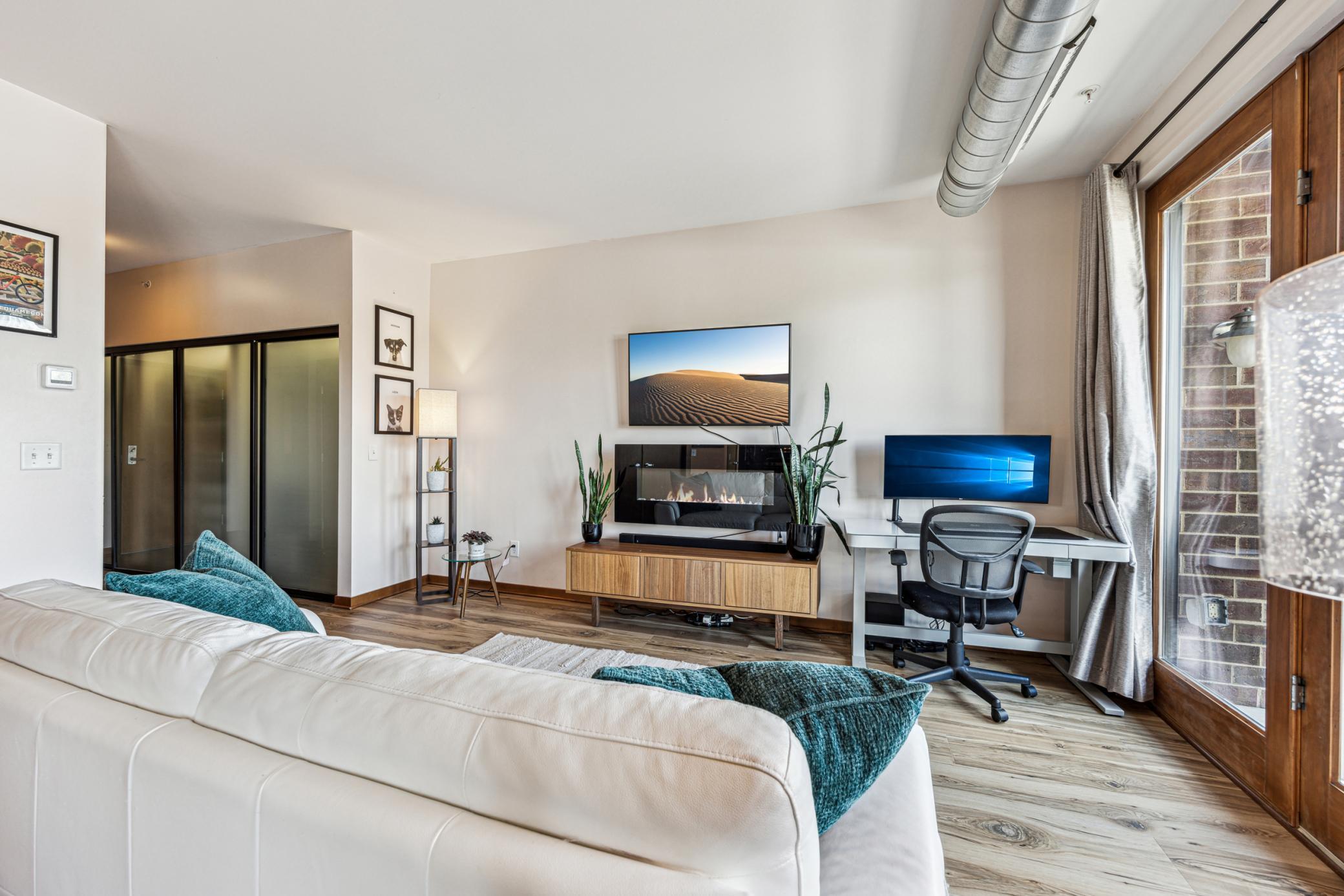 15 E Franklin Avenue 312