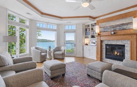 1776 Stieger Lake Lane 211 Victoria MN 55386