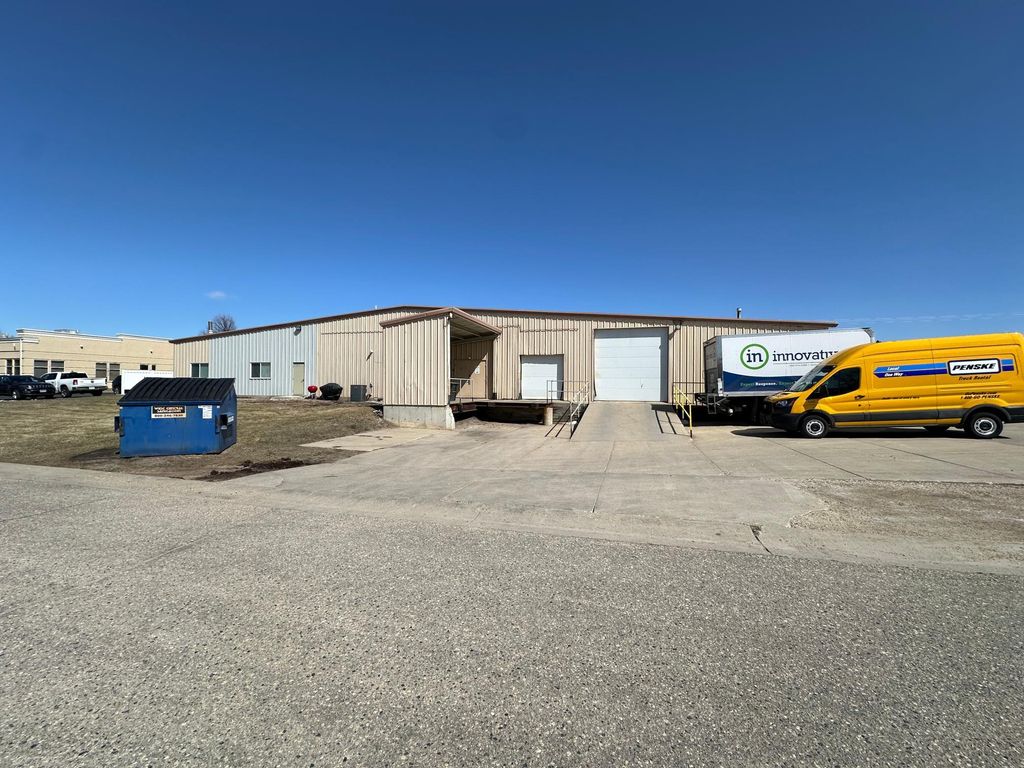 Photo of 1210 Lakeland Drive SE #WRHS, Willmar, MN 56201 (MLS # 7031774)