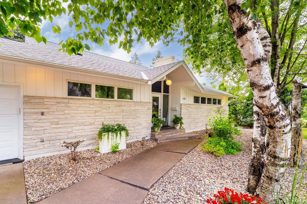 Photo of 630 Valley Drive, Duluth, MN 55804 (MLS # 7042436)