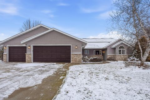 Photo of 1705 Vale Court, Faribault, MN 55021 (MLS # 6820345)
