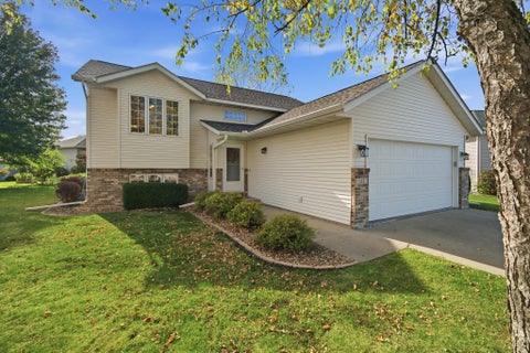 Photo of 112 Bunker Court, Mankato, MN 56001 (MLS # 7162498)