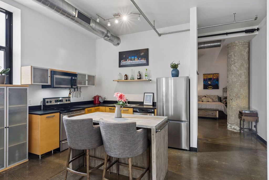 Photo of 350 Saint Peter Street #1012, Saint Paul, MN 55102 (MLS # 7069651)
