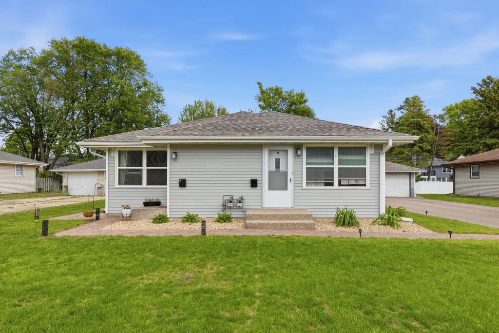 Photo of 309 Washington Avenue S, Edina, MN 55343 (MLS # 7070693)