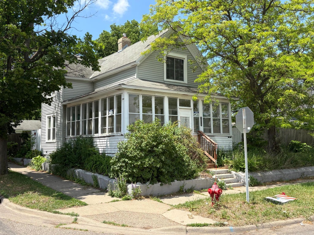 Photo of 1059 Marion Street, Saint Paul, MN 55117 (MLS # 7077854)