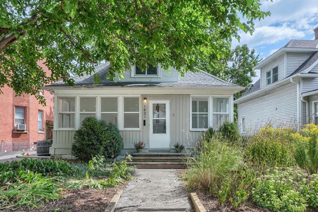 Photo of 1821 Fillmore Street NE, Minneapolis, MN 55418 (MLS # 7134507)