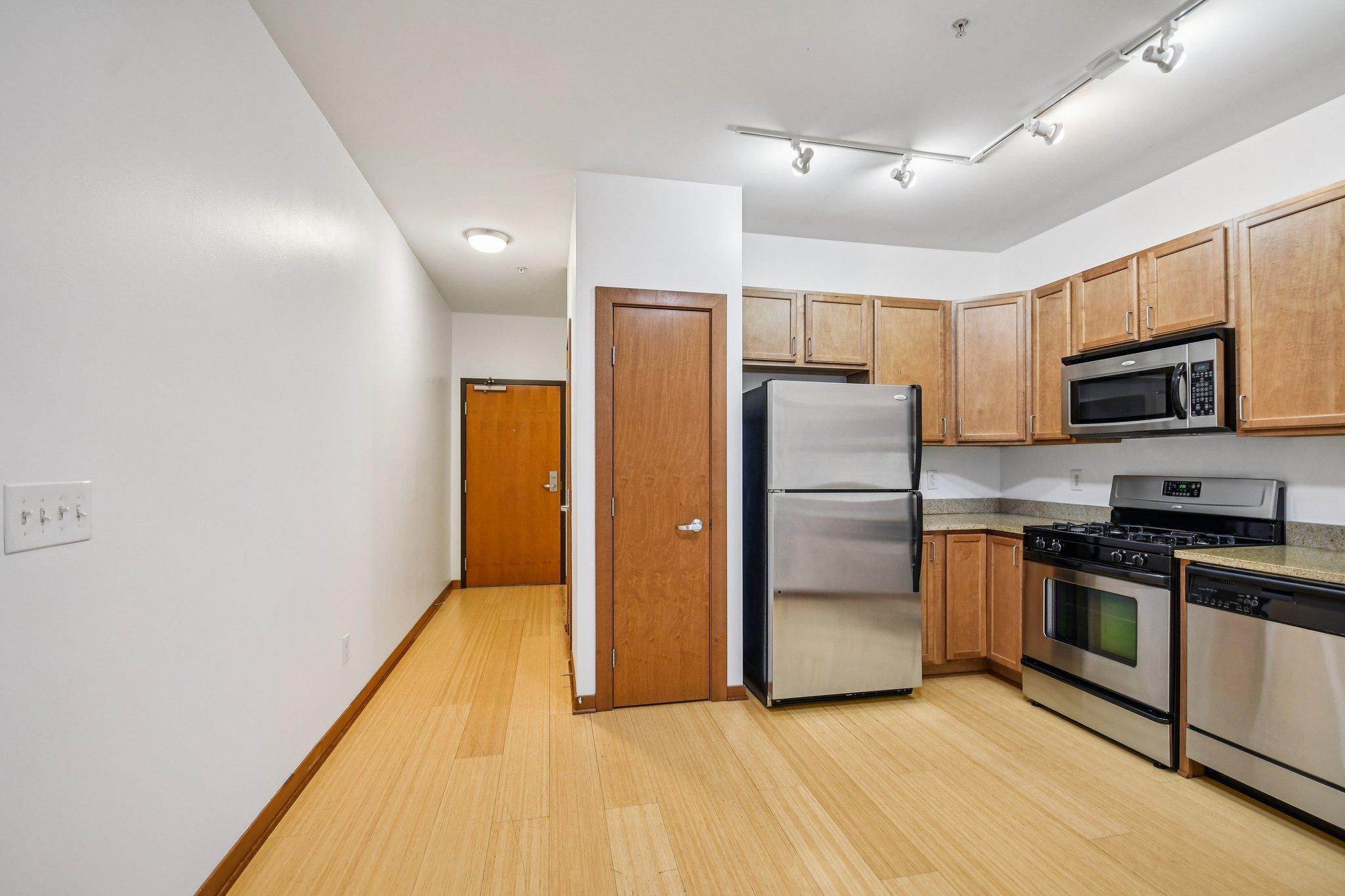 15 E Franklin Avenue 224