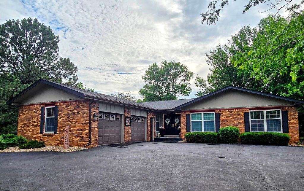 Photo of 902 6th Avenue SE, Pipestone, MN 56164 (MLS # 7044943)