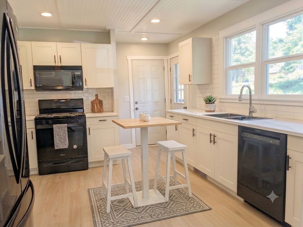 Photo of 124 N 3rd Street, Le Sueur, MN 56058 (MLS # 7143385)