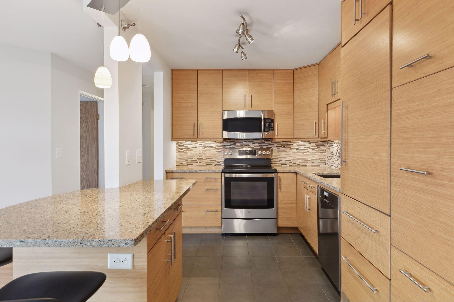 78 10th Street E 1002