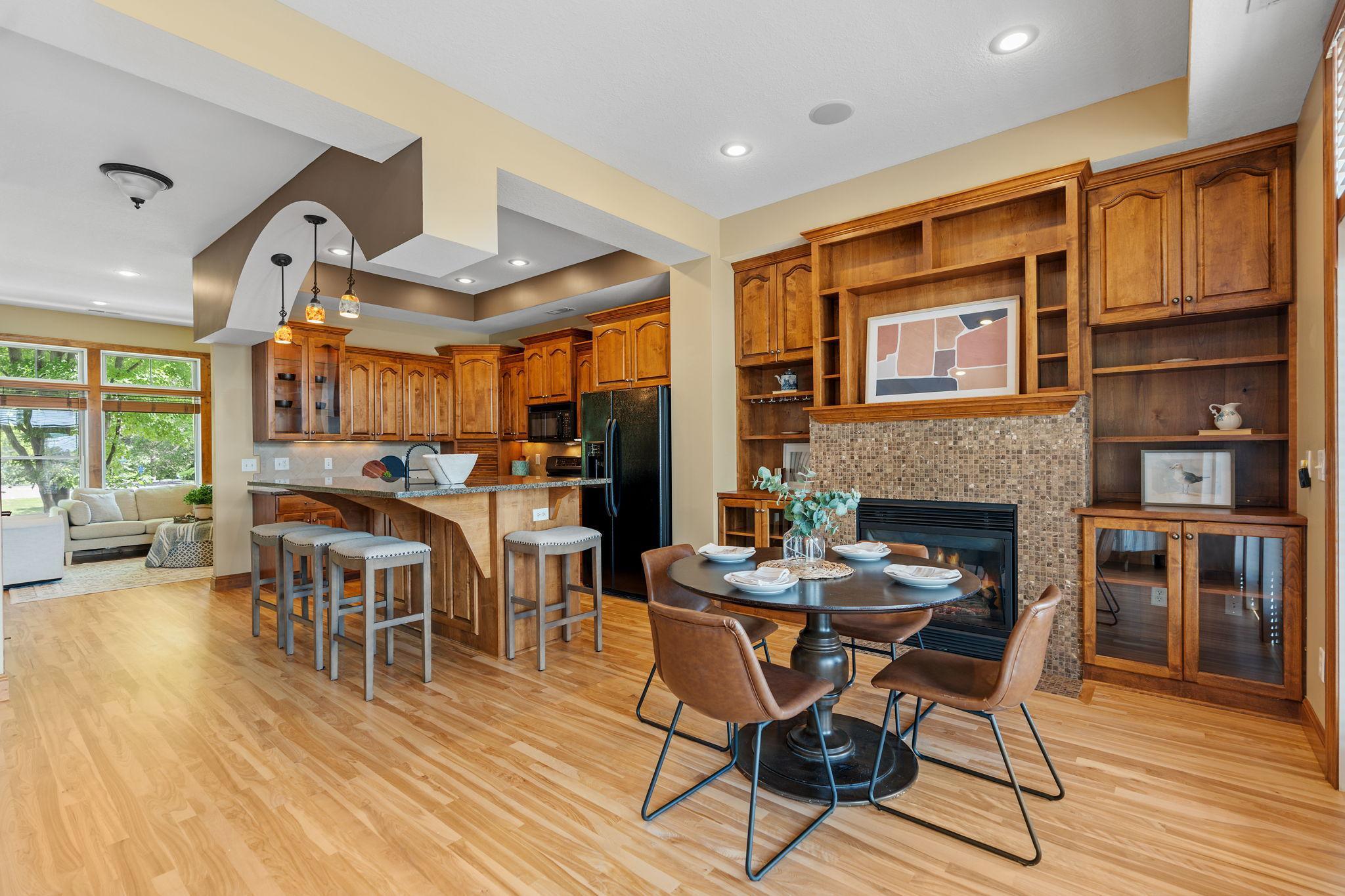 326 E Travelers Trail