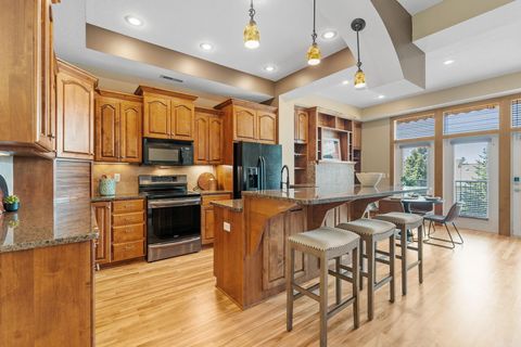 326 E Travelers Trail Burnsville MN 55337