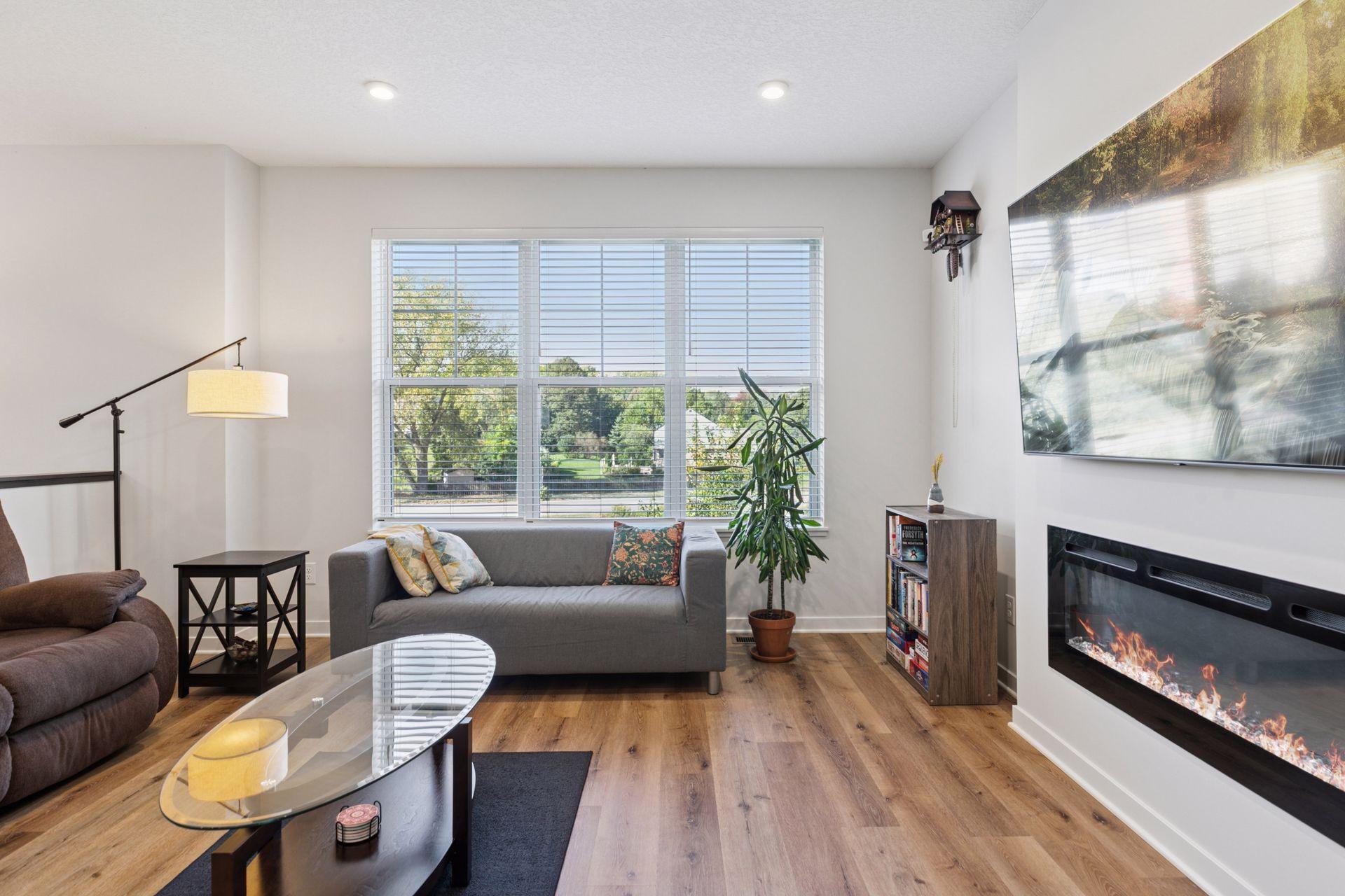 2867 Lexington Place N