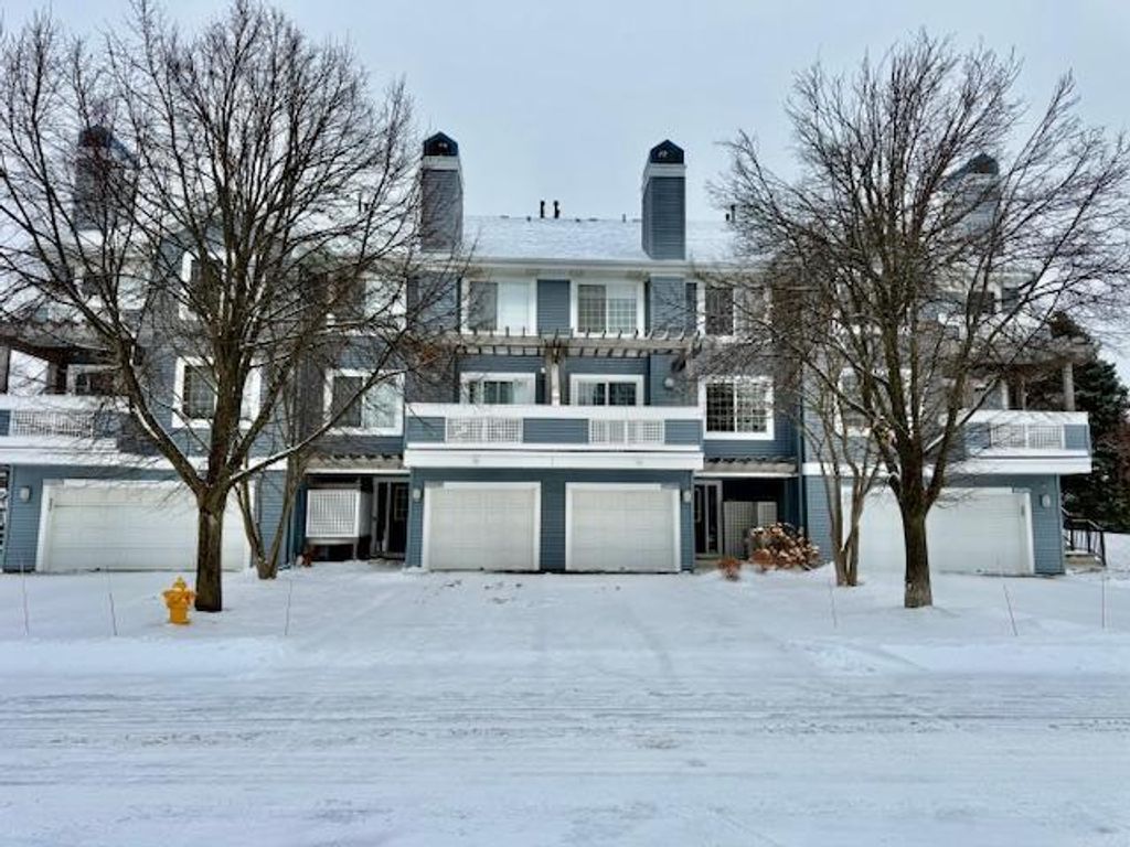 Photo of 15665 24th Avenue N #C, Plymouth, MN 55447 (MLS # 7003568)