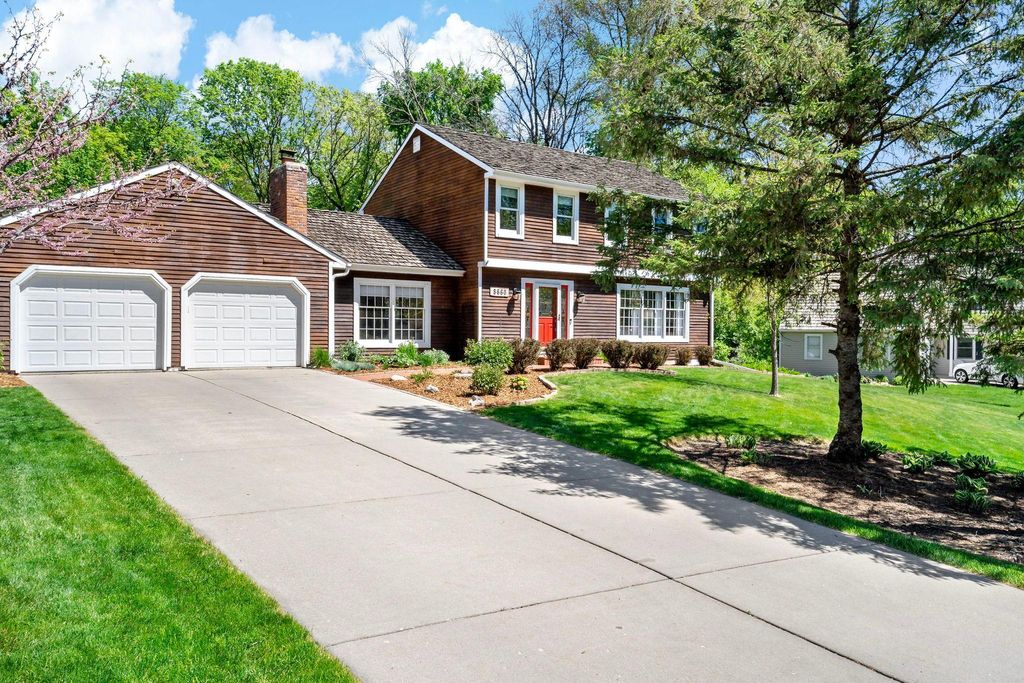 Photo of 8660 Black Maple Drive, Eden Prairie, MN 55344 (MLS # 7073120)