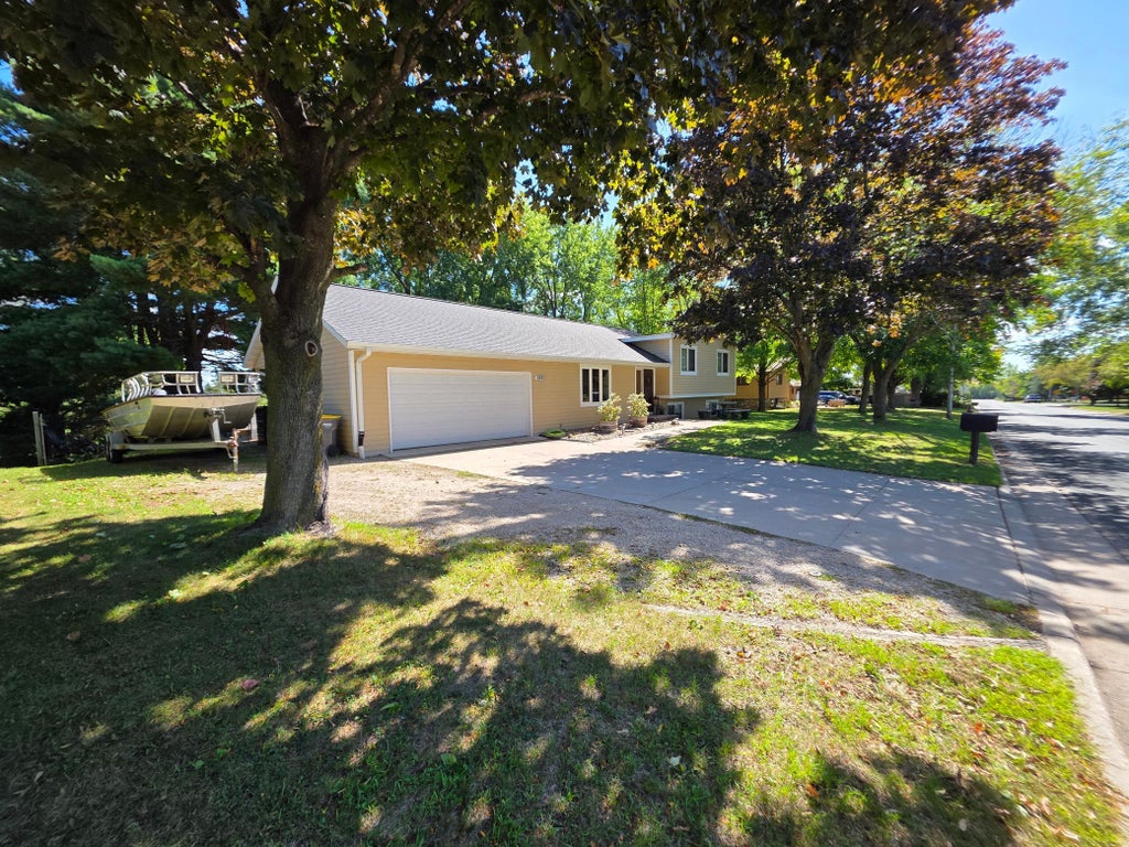Photo of 1000 Marjorie Street, Hammond, WI 54015 (MLS # 7164678)