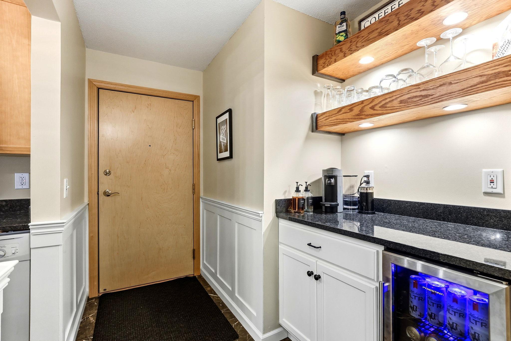 4412 Cedar Lake Road S 3