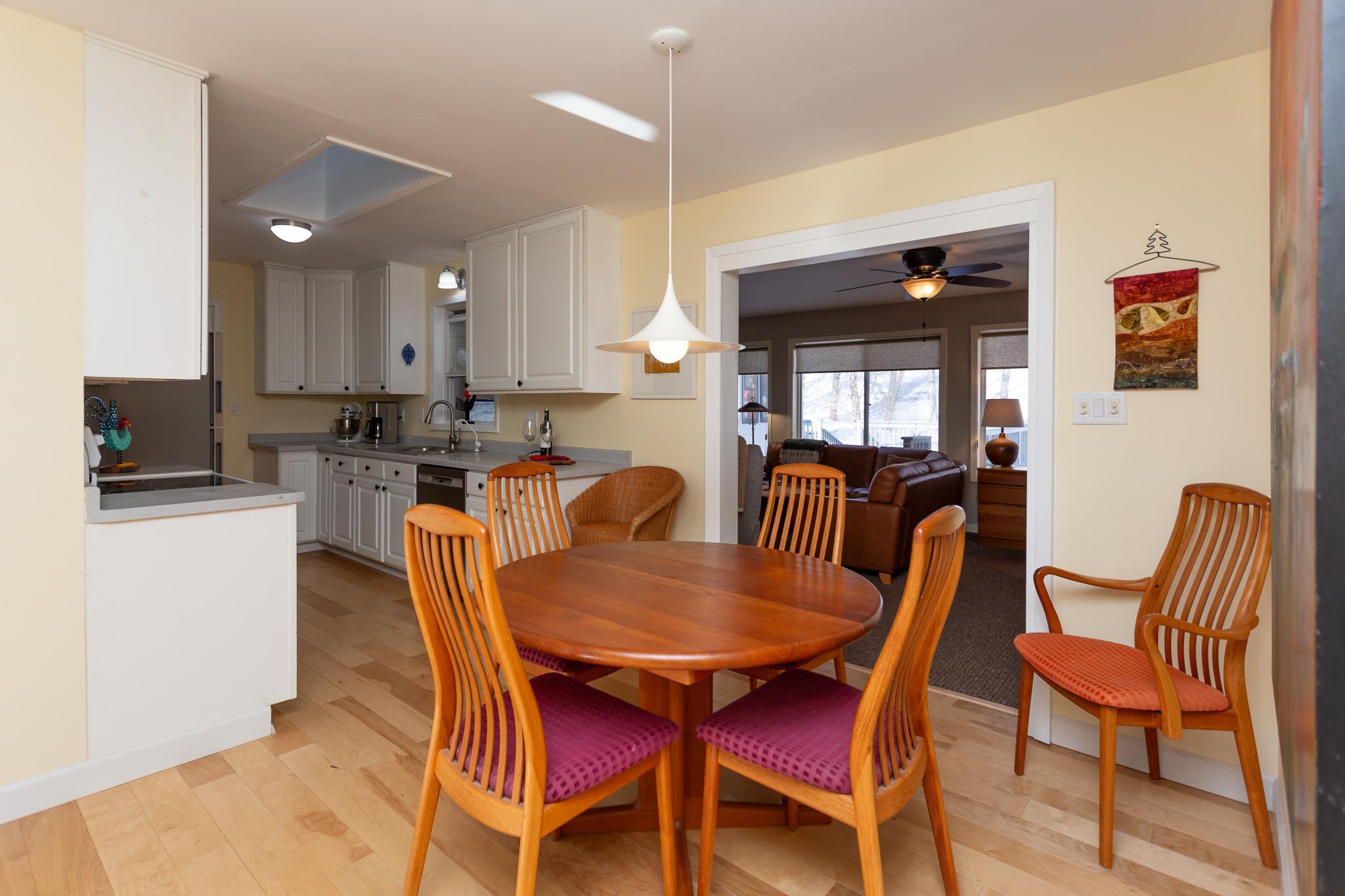 1020 Hawthorn Street