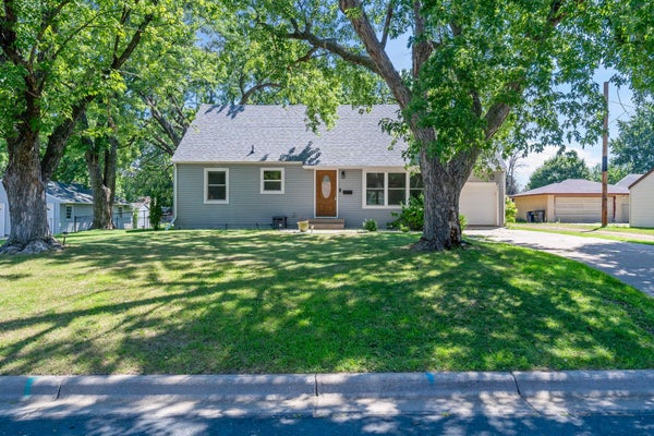 853 MINNESOTA ST S, SHAKOPEE, MN 55379 - Image 8de24b8052e89c8a99ae30a7e37f1ddd/2469103732