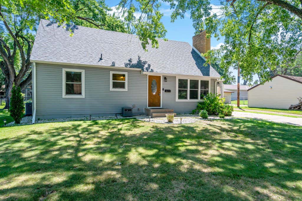 Photo of 853 Minnesota Street S, Shakopee, MN 55379 (MLS # 7024292)