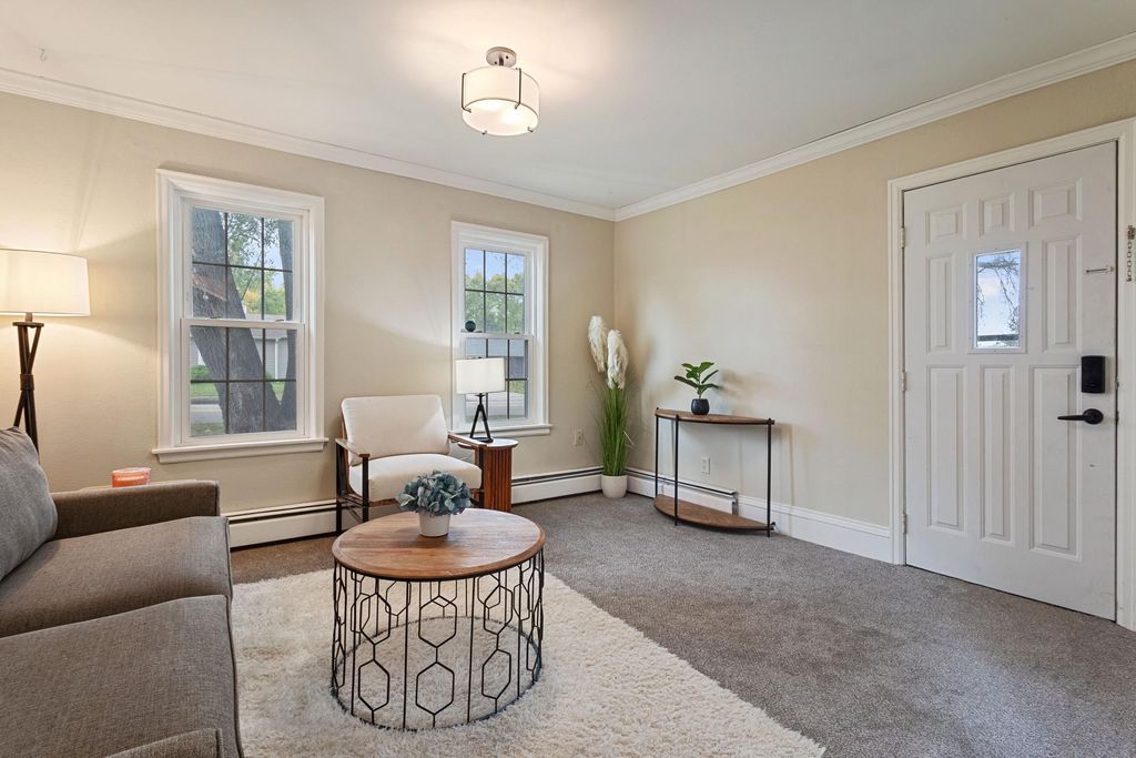 Photo of 1467 County Road B E, Maplewood, MN 55109 (MLS # 6825288)