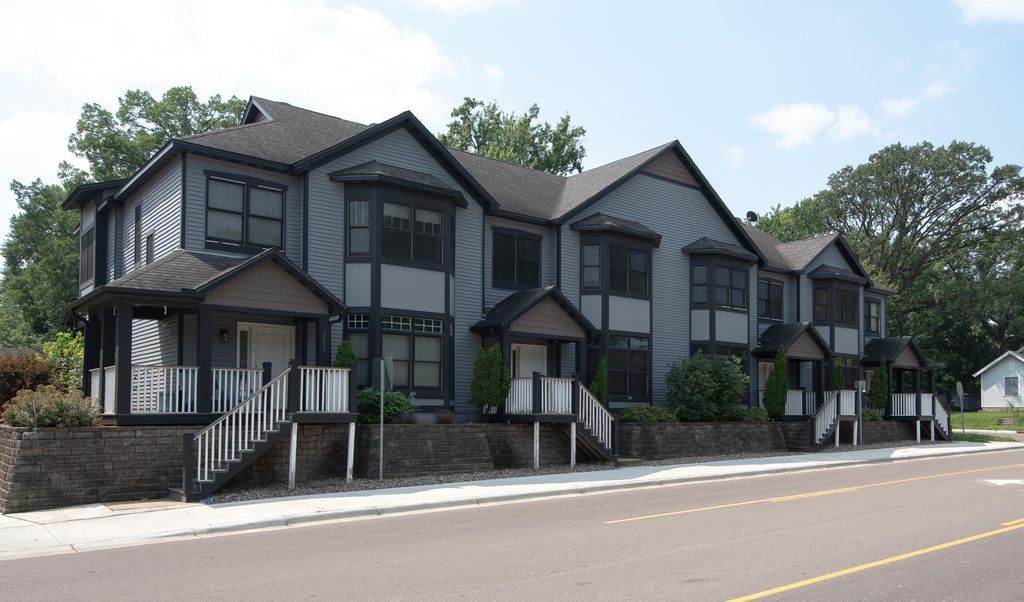 Photo of 3921 36th Avenue N, Robbinsdale, MN 55422 (MLS # 6769647)