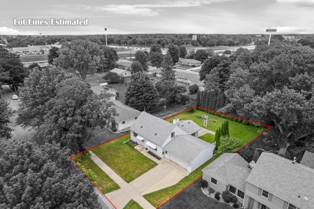 Photo of 1402 6th Street NW, Austin, MN 55912 (MLS # 7096387)