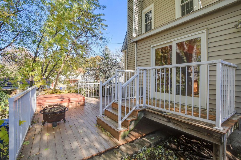 Photo of 1047 JAMESON STEET, Saint Paul, MN 55103 (MLS # 6824111)