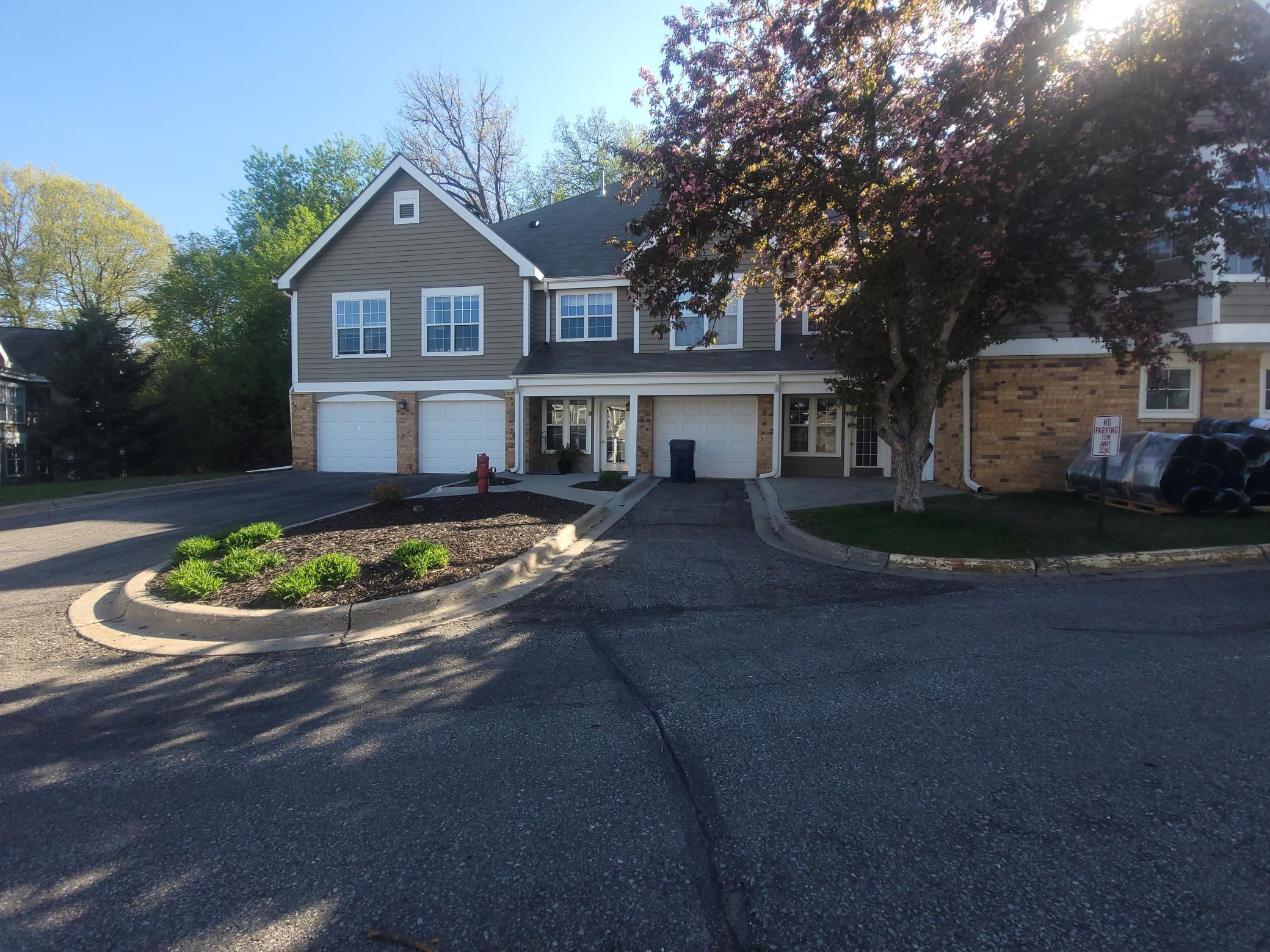 6177 Chasewood Parkway 201