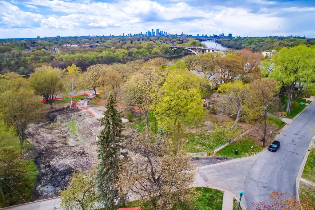 98 Mississippi River Blvd N - Lot