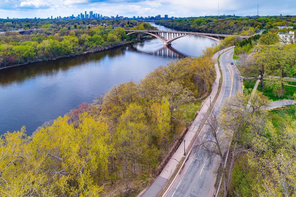 98 Mississippi River Blvd N - Lot