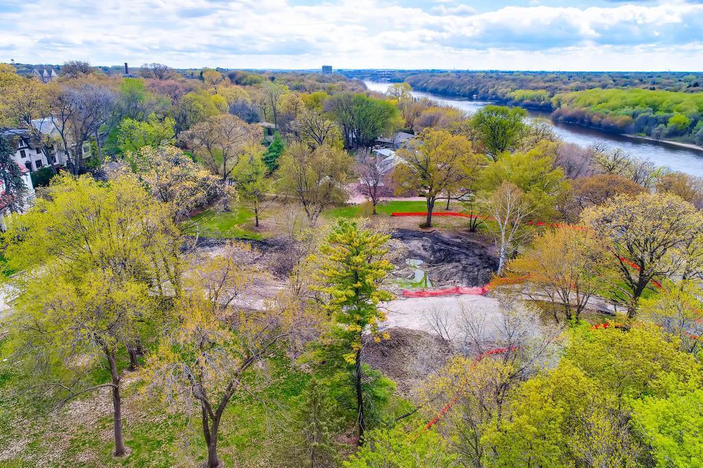 98 Mississippi River Blvd N - Lot