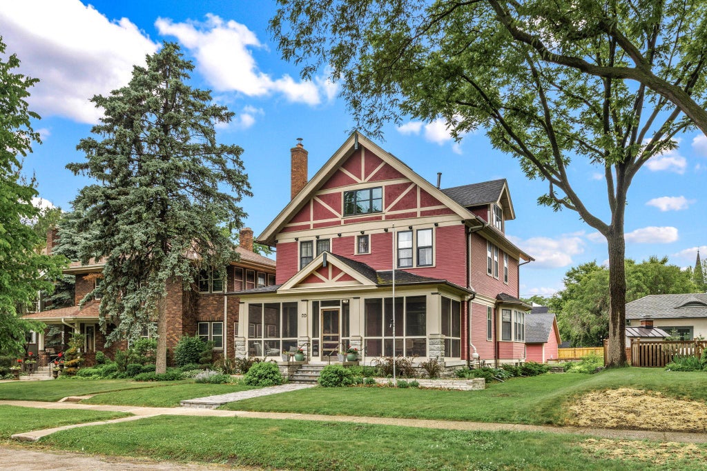 Photo of 1535 Lincoln Avenue, Saint Paul, MN 55105 (MLS # 7087305)
