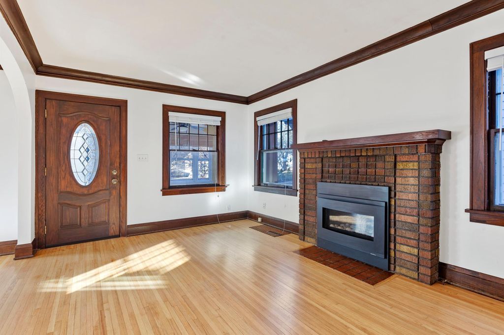 Photo of 445 Upton Avenue S, Minneapolis, MN 55405 (MLS # 7009765)