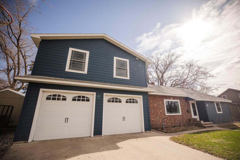 Photo of 507 W 11th Street, Morris, MN 56267 (MLS # 7057481)