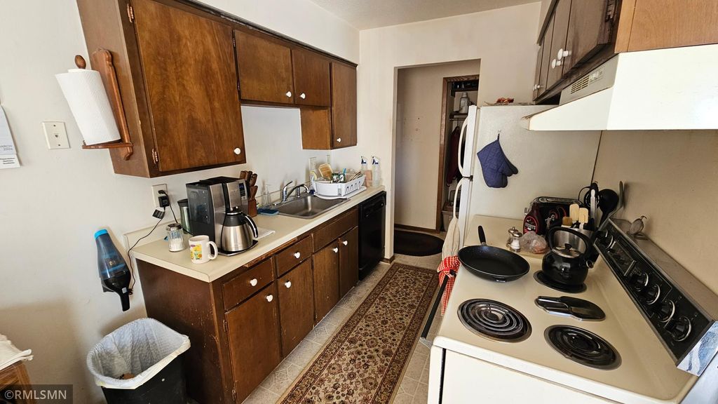 Photo of 812 9th Avenue S #7, Hopkins, MN 55343 (MLS # 7053690)