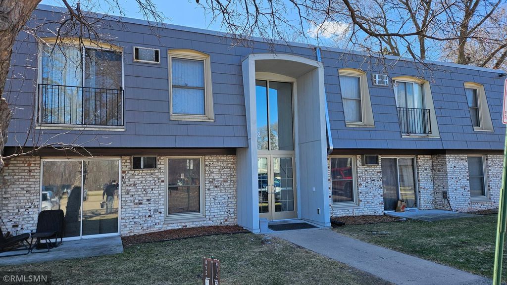 Photo of 812 9th Avenue S #7, Hopkins, MN 55343 (MLS # 7053690)