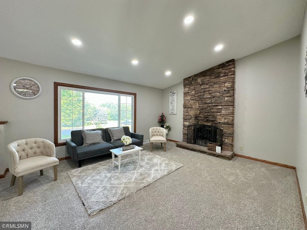 Photo of 11900 Highland View Circle, Burnsville, MN 55337 (MLS # 7006016)