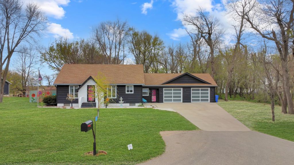 Photo of 1028 S Tyler Street, Tyler, MN 56178 (MLS # 7067444)