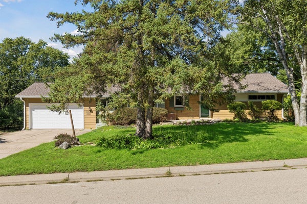 2131 PERRY AVE N, MINNEAPOLIS, MN 55422 - Image 8e4d4c692935a13ca6cd9f55c9719e07/3475246686
