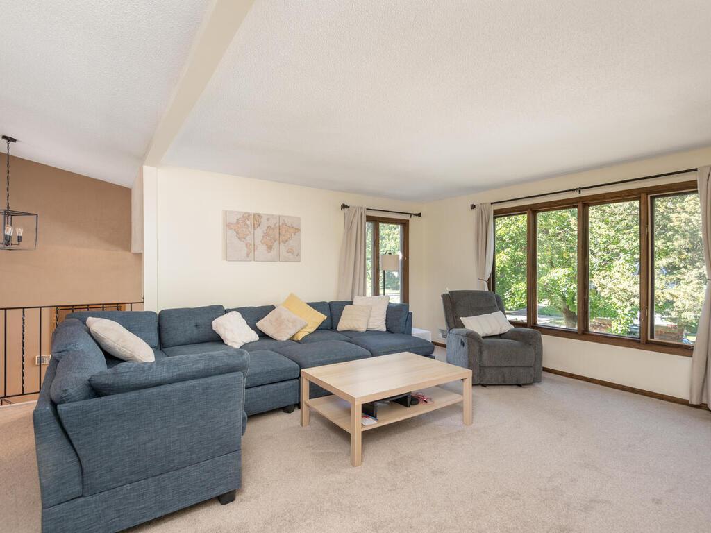 2955 Yosemite Avenue S