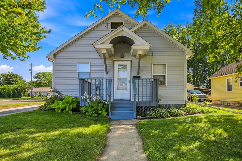 Photo of 1310 8th Street NW, Austin, MN 55912 (MLS # 7139281)