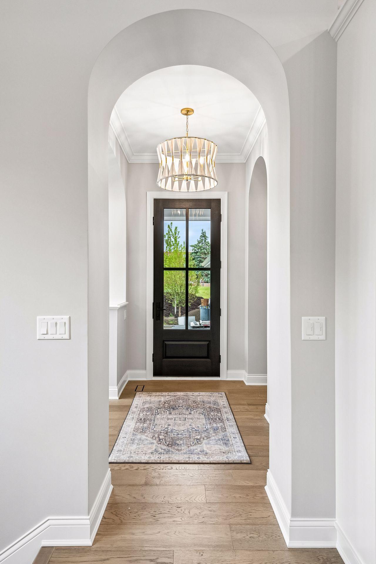 270 Wayzata Boulevard E