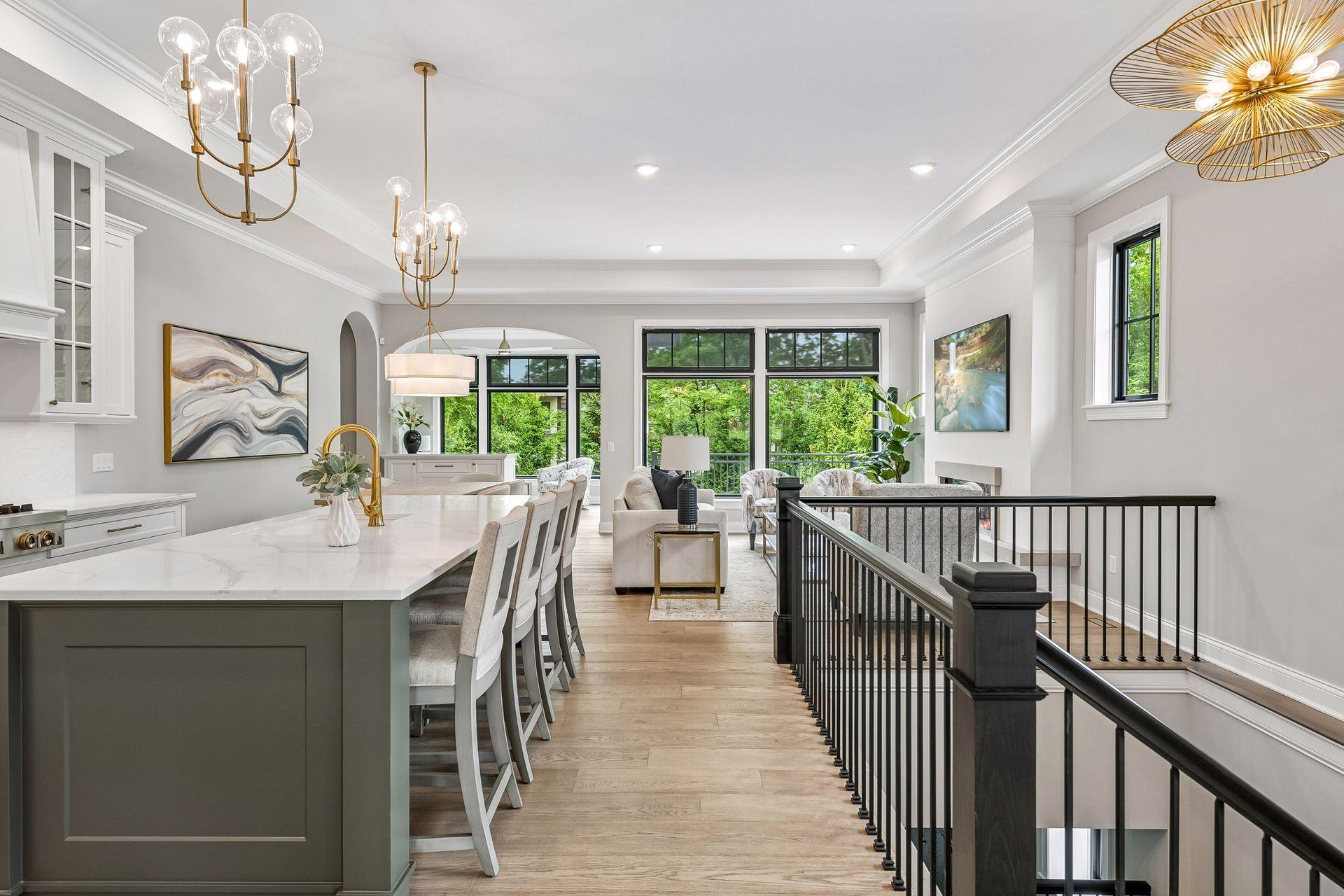 270 Wayzata Boulevard E