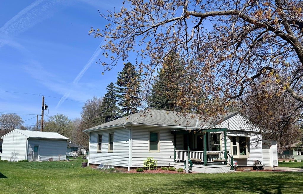 Photo of 2934 Oak Avenue, Slayton, MN 56172 (MLS # 7104897)