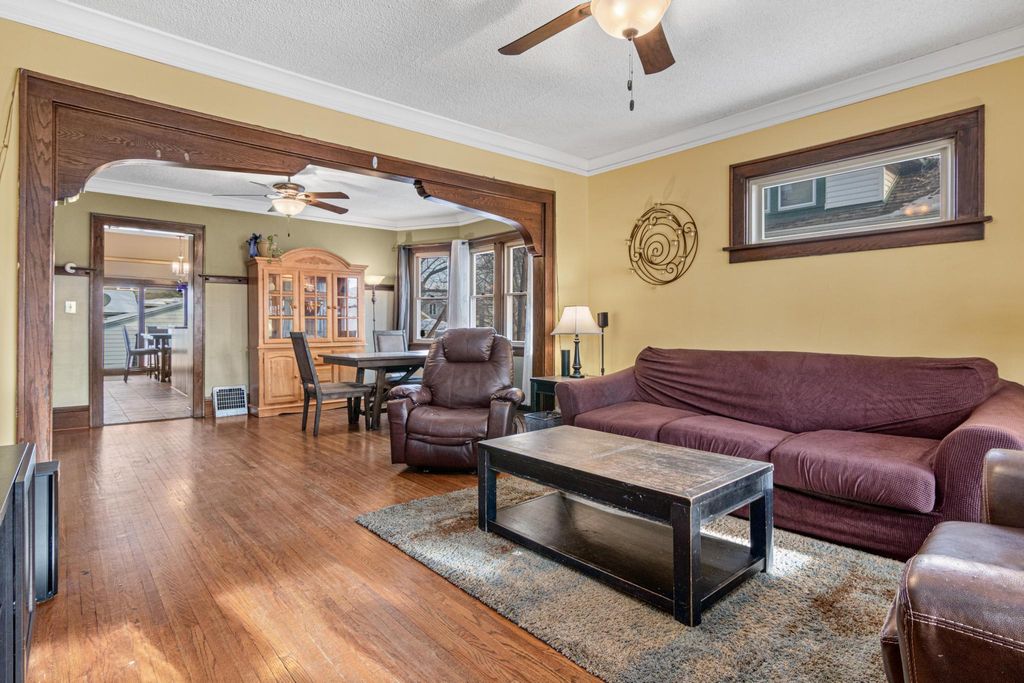 Photo of 885 Sherwood Avenue, Saint Paul, MN 55106 (MLS # 6824576)