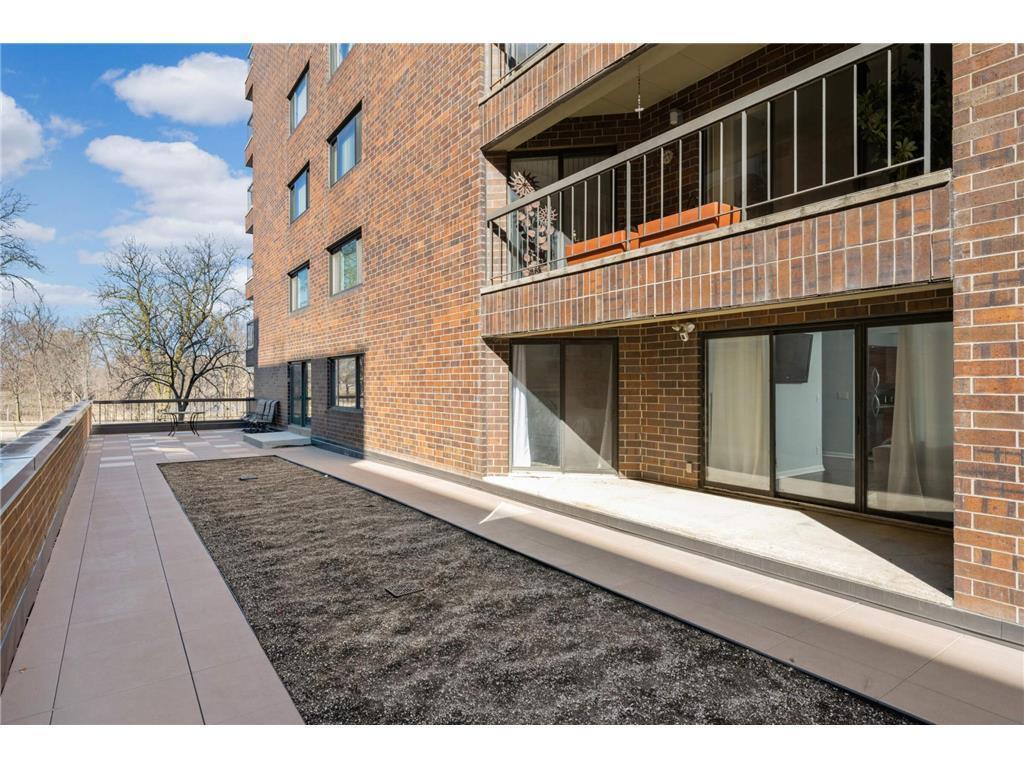 2885 Knox Avenue S 203